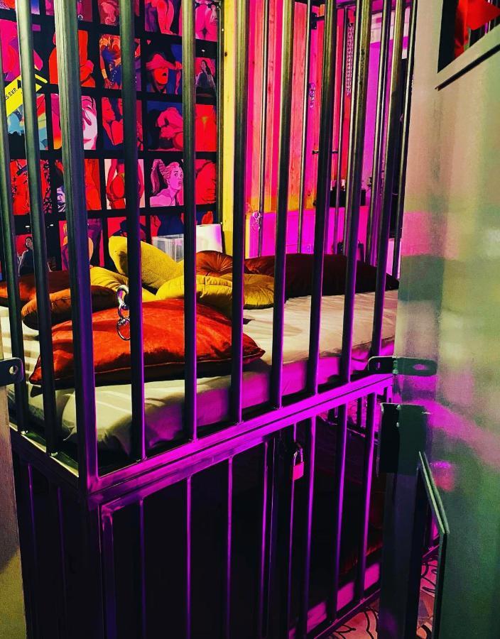 Secret Room Votre Love Room Coquine Et Insolite En Espace Privatif A Tournai Exterior photo
