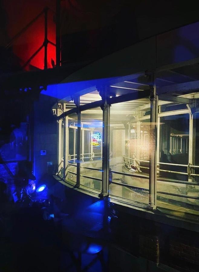 Secret Room Votre Love Room Coquine Et Insolite En Espace Privatif A Tournai Exterior photo