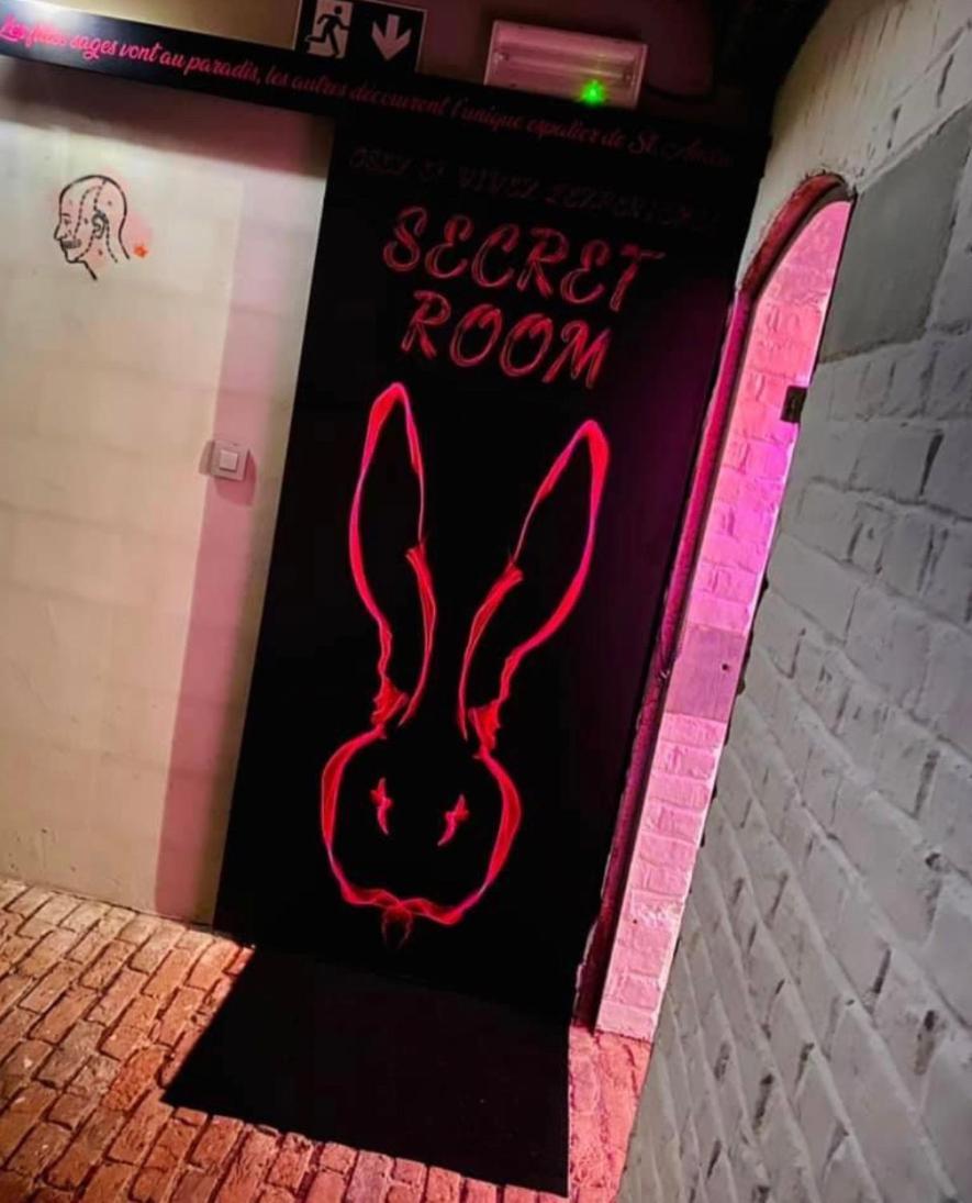 Secret Room Votre Love Room Coquine Et Insolite En Espace Privatif A Tournai Exterior photo